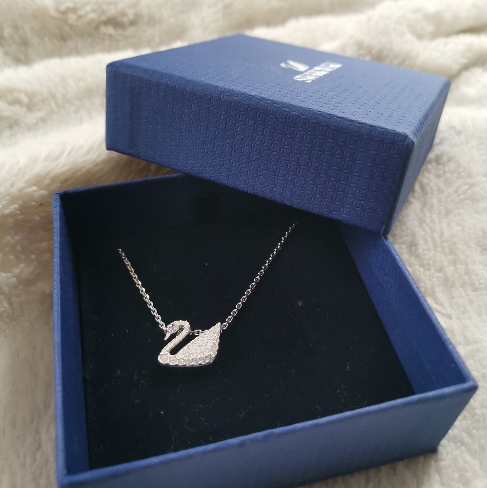 16" Silver Tone Crystal Swan Pendant Necklace